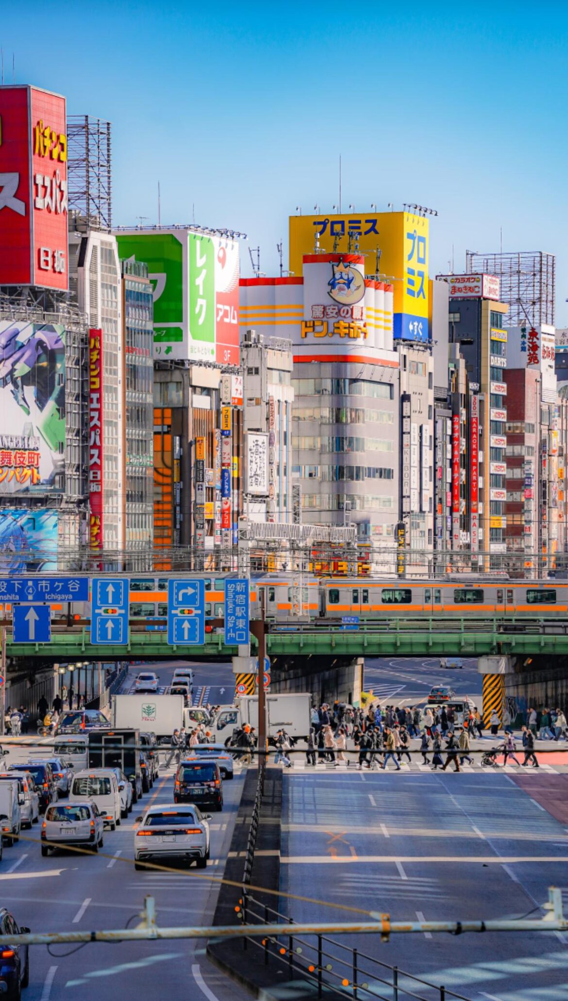 Stepping Straight into an Anime! Shinjuku Street Walk 🚦
