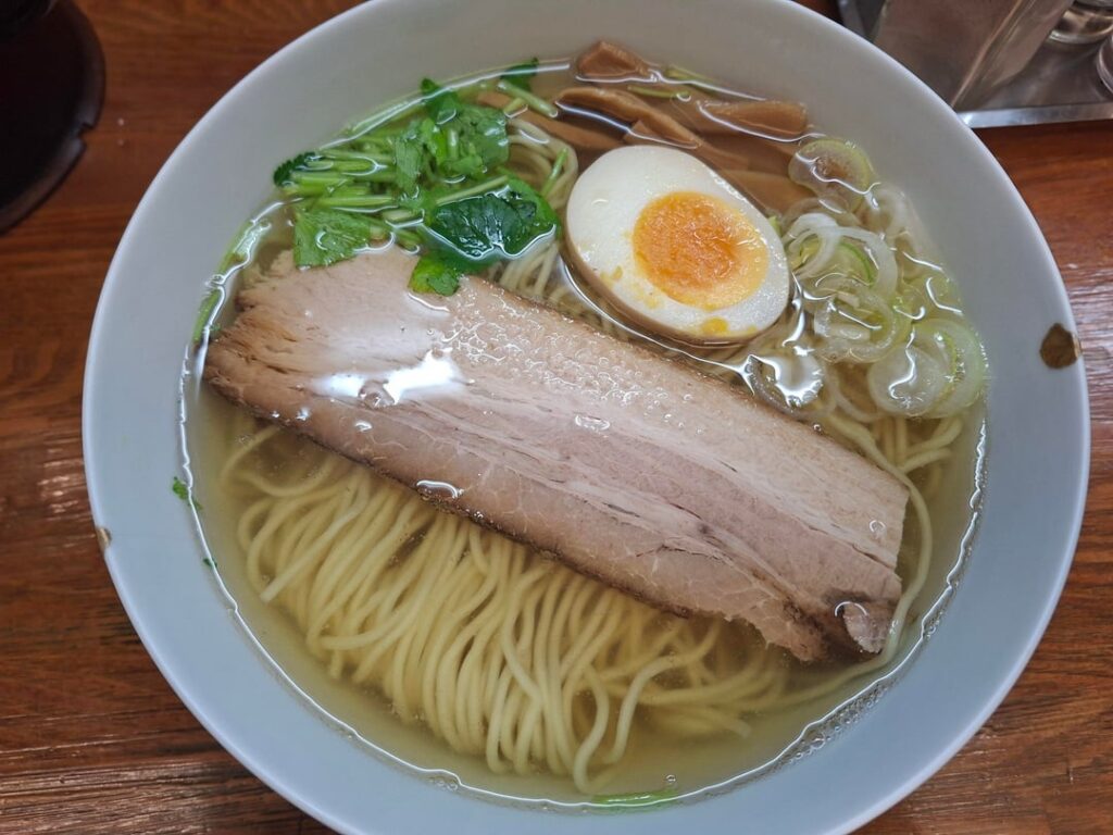 Yurakucho ramen (Menya Hyottoko Kotsukan Ten)