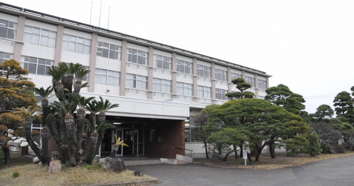 Students from struggling high school in Chiba Pref. accepted at Tokyo and Kyoto Univ.