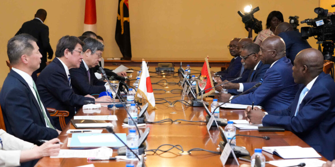 Japan seeks more involvement in Angola oil, minerals during Africa tour