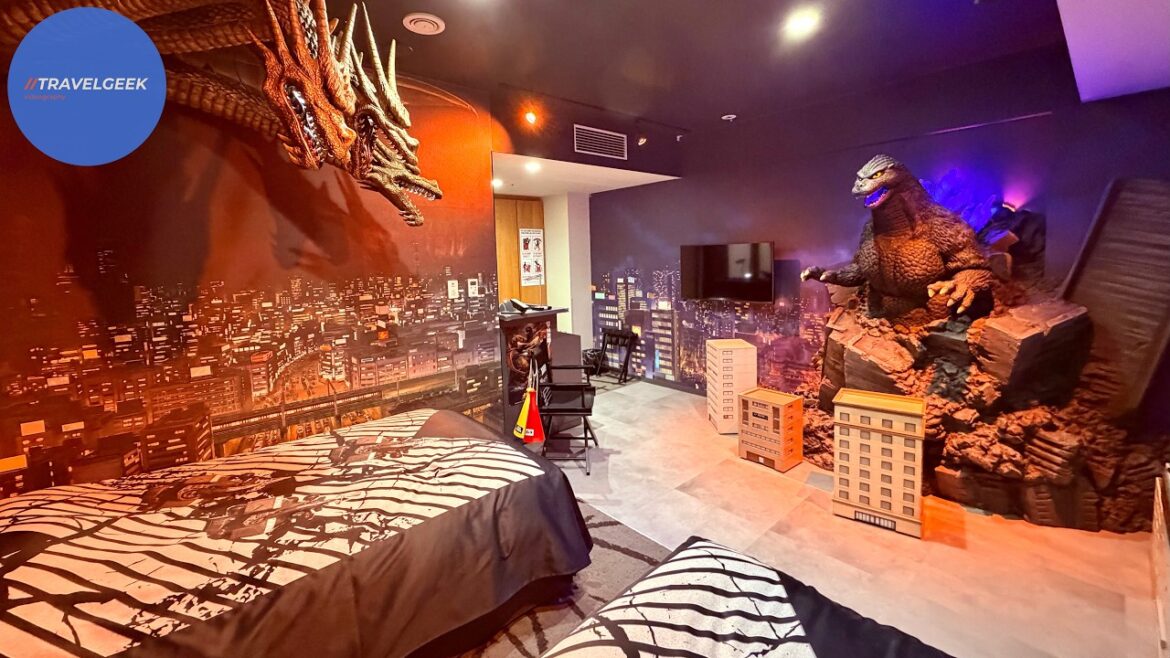 Trying the Godzilla Hotel in Tokyo's Most Dangerous Area Kabukicho Shinjuku