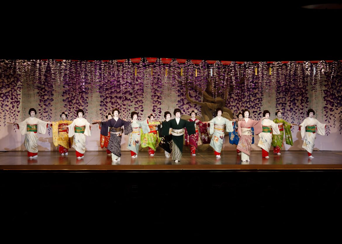 Kamogawa Odori, Kyoto | Pontocho Kaburenjo, Kyoto Kamogawa Odori, Kyoto | Pontocho Kaburenjo, Kyoto