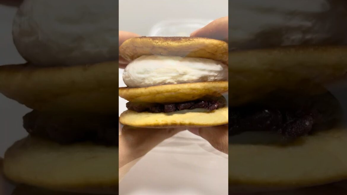 7 Eleven Special Fluffy Dorayaki! Too much whipped cream, too much Yummy! #shorts 7 Eleven Special Fluffy Dorayaki! Too much whipped cream, too much Yummy! #shorts
