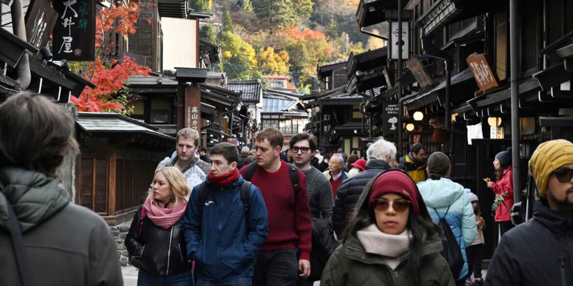 Japan's big cities lose luster with foreign tourists