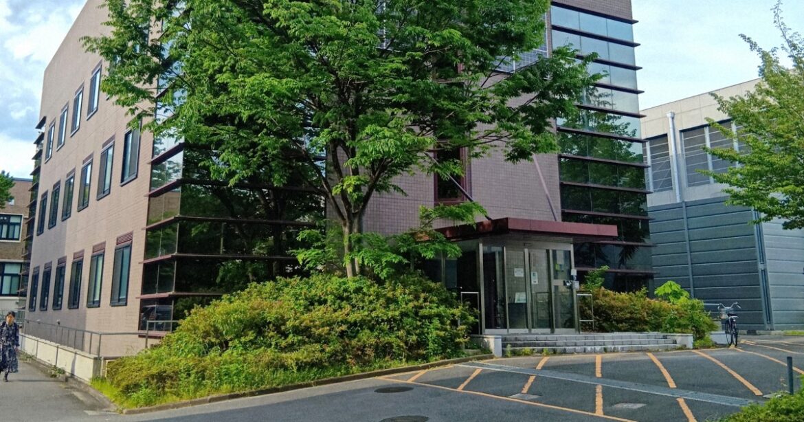 Kyoto Univ. launches English paper support system to ease workloads, expand research time Kyoto Univ. launches English paper support system to ease workloads, expand research time