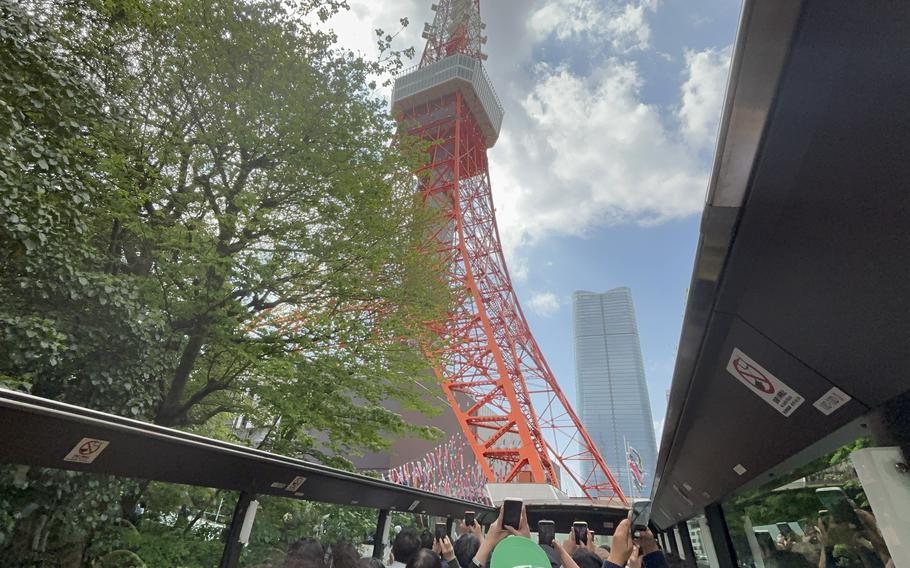 Tokyo Tower and Azabudai Hills from the bus.