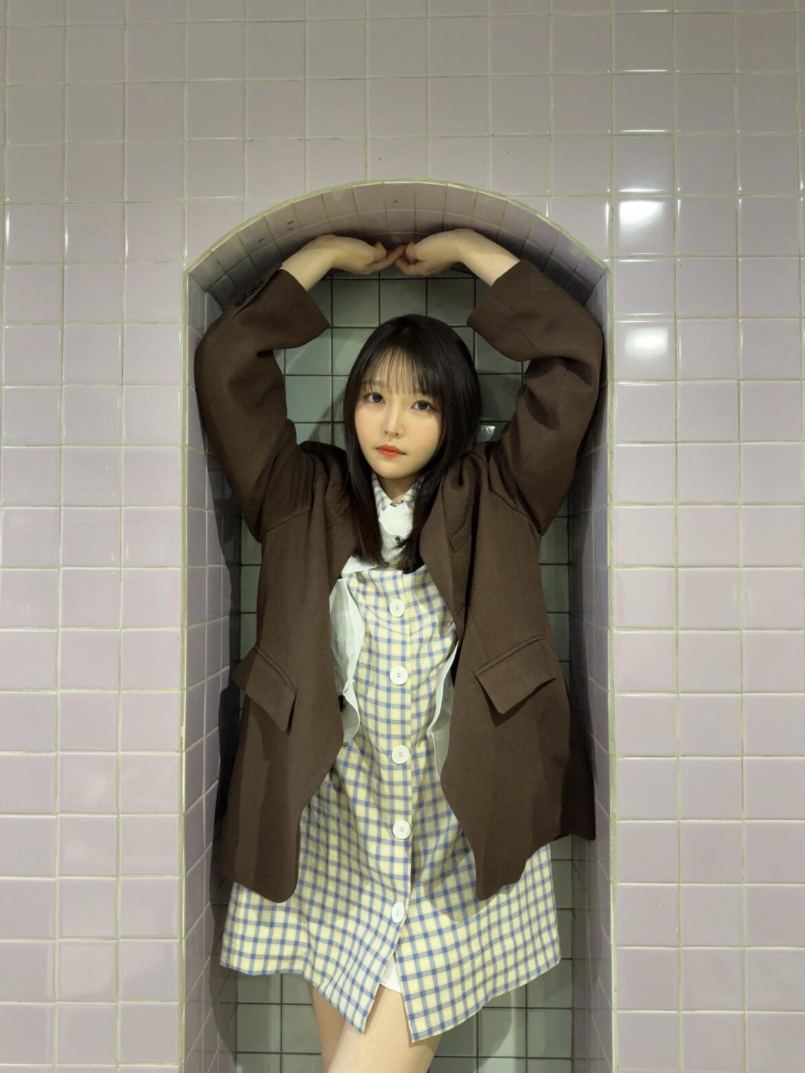 Asakura Momo from Her 𝟙𝟞𝕥𝕙 𝕊𝕚𝕟𝕘𝕝𝕖『𝕔𝕣𝕦𝕞𝕓』Promos