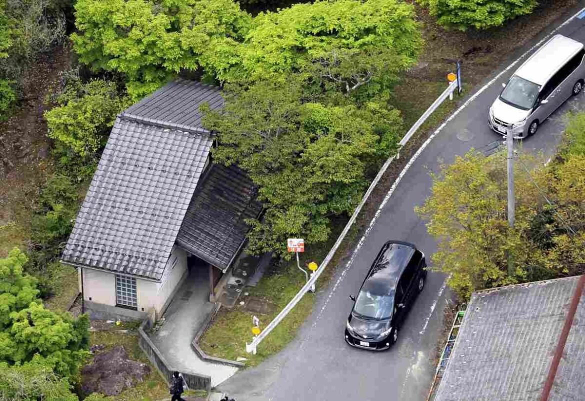 Japanese father served with arrest warrant for killing son in Kyoto Prefecture; suspect was already arrested for abandoning child’s body