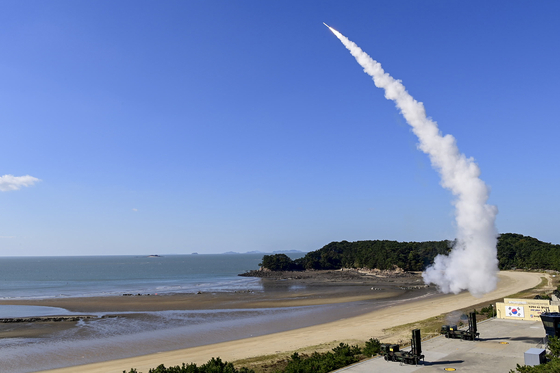 A surface-to-air missile is fired from a Cheongung-II air defense system during live-fire drills in an unspecified western coastal area in 2024. [YONHAP]
