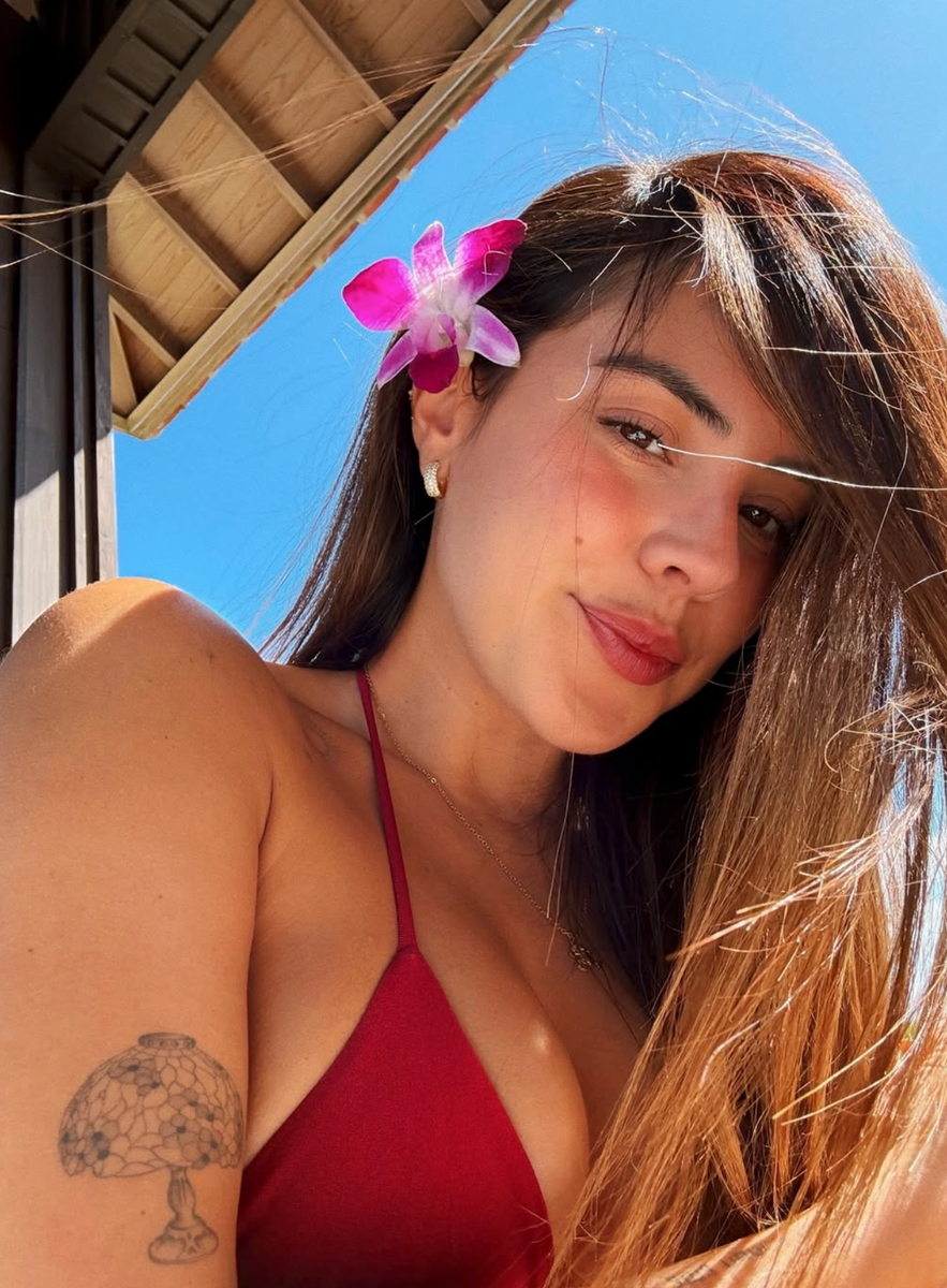 Gabriela Berlingeri is soaking up the sun and turning heads while doing it. The model and jewelry designer shared a series of beachside photos from Okinawa.