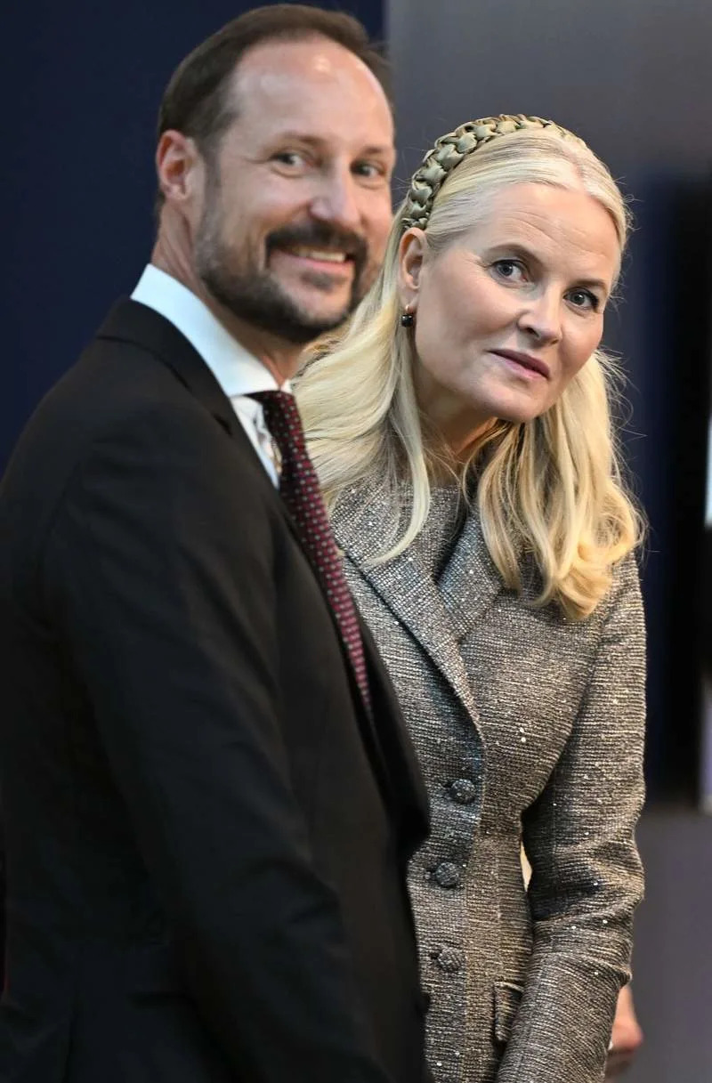 Crown Prince Haakon and Crown Princess Mette-Marit of Norway attend a celebration to mark the 25th anniversary of the Nordic embassy in Germany. (is associated with: «Norway's Crown Prince Haakon cuts Japan trip short over wife's health») Jens Kalaene/dpa