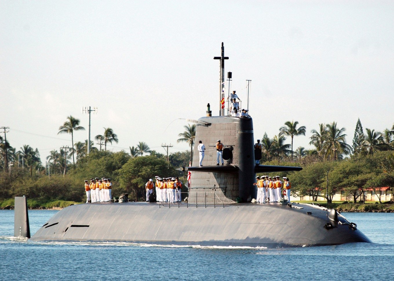 Indonesia is interested in second-hand Oyashio-class submarines / Photo credit: U.S. Navy