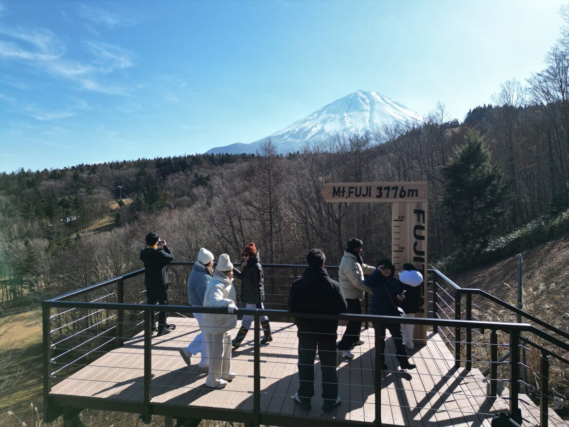 Fujiten Snow Resort at the foot of Mount Fuji unveils a new observation deck on the Mt. Fuji Observation Deck! Perfect for international visitors, the all-inclusive Fujiten Comfort Package is now available! Fujiten Snow Resort at the foot of Mount Fuji unveils a new observation deck on the Mt. Fuji Observation Deck! Perfect for international visitors, the all-inclusive Fujiten Comfort Package is now available!