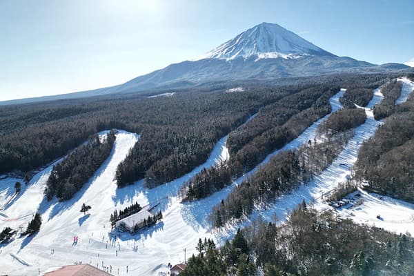 Fujiten Snow Resort slope view