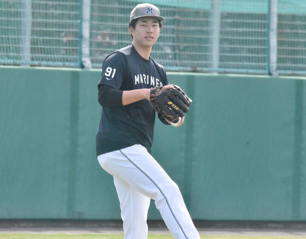 Lotte’s Yuto Yoshikawa “My goal is simply to make it to the first team.” fastball is strong, and he’s a power player in games against Orix Buffaloes second team. | Pacific League Lotte