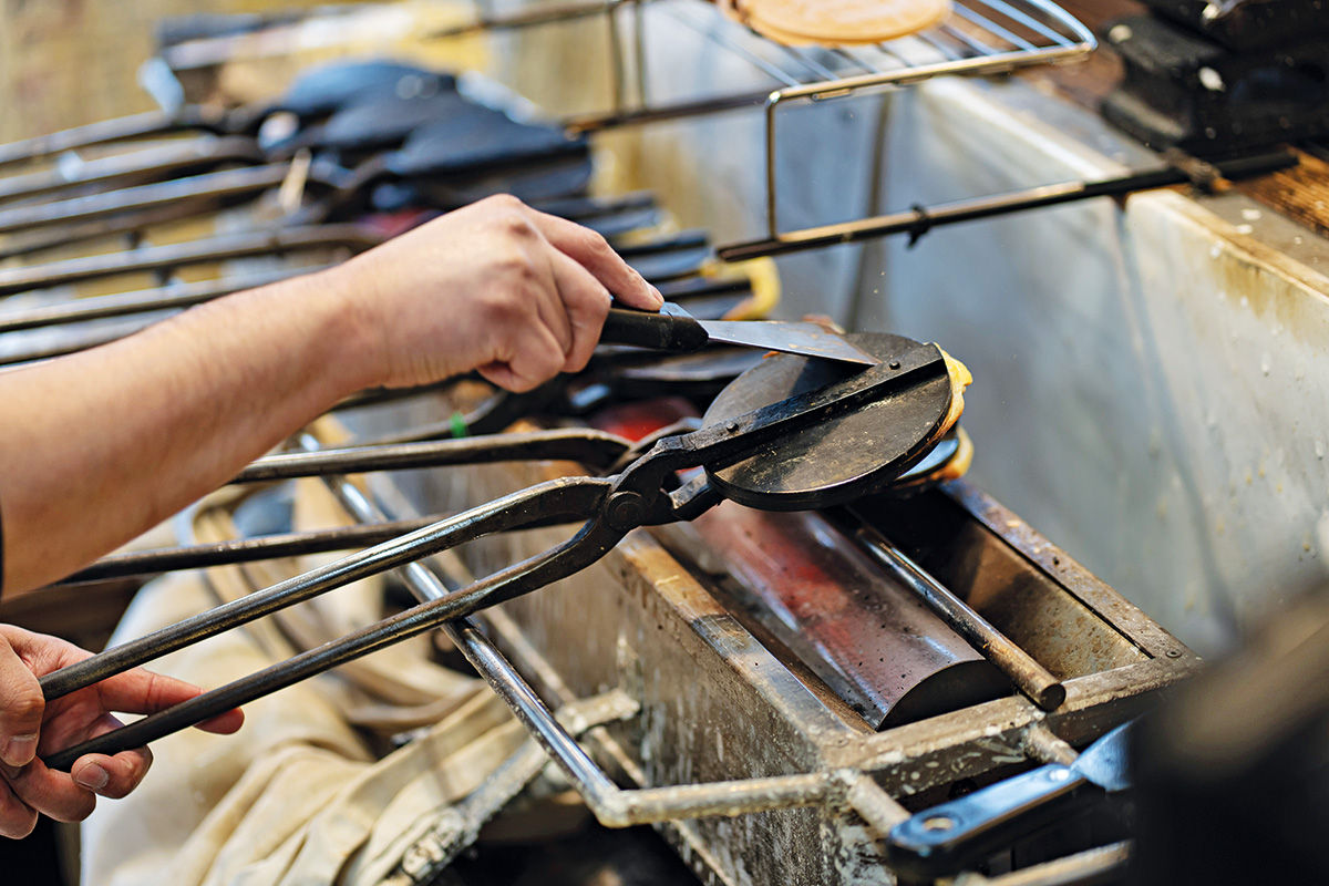 Special molds for the wafers | Courtesy of Unzen Tourism Bureau
