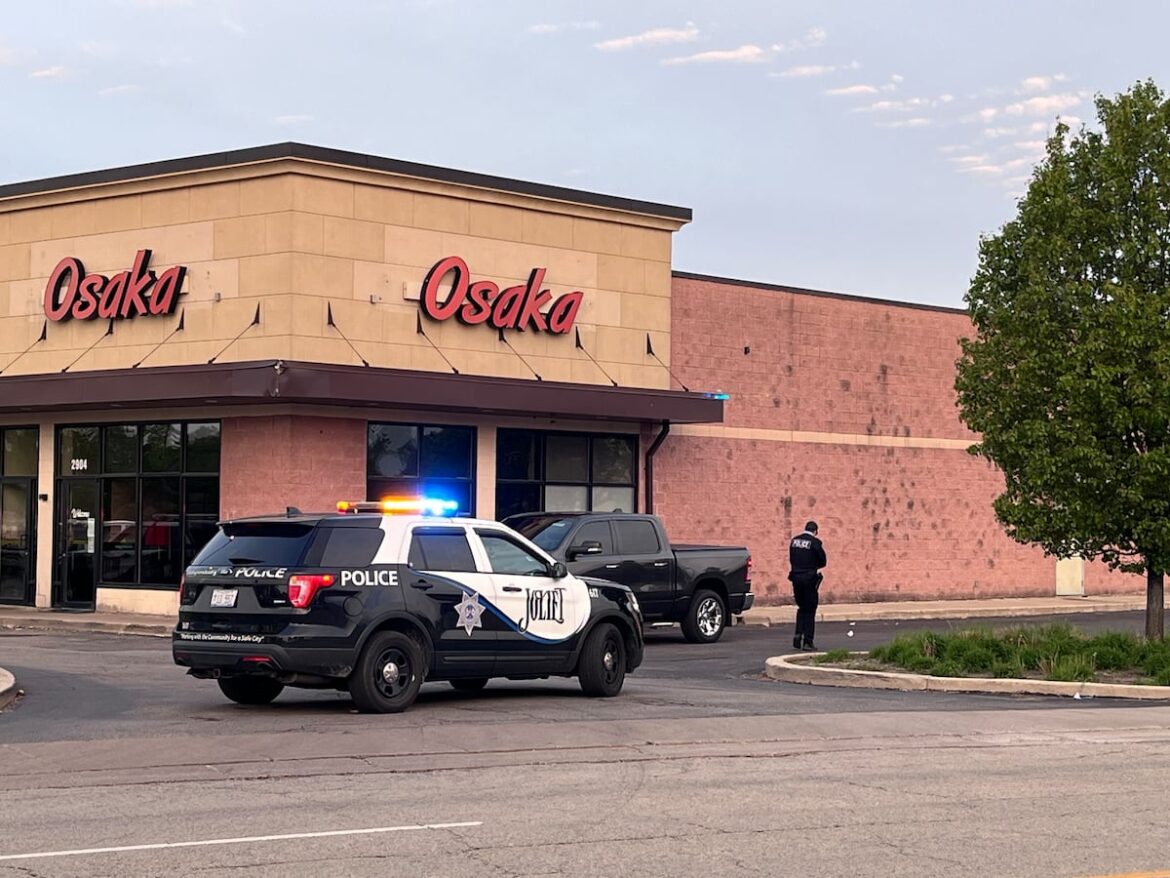 Joliet man killed in shooting near Louis Joliet Mall – Shaw Local