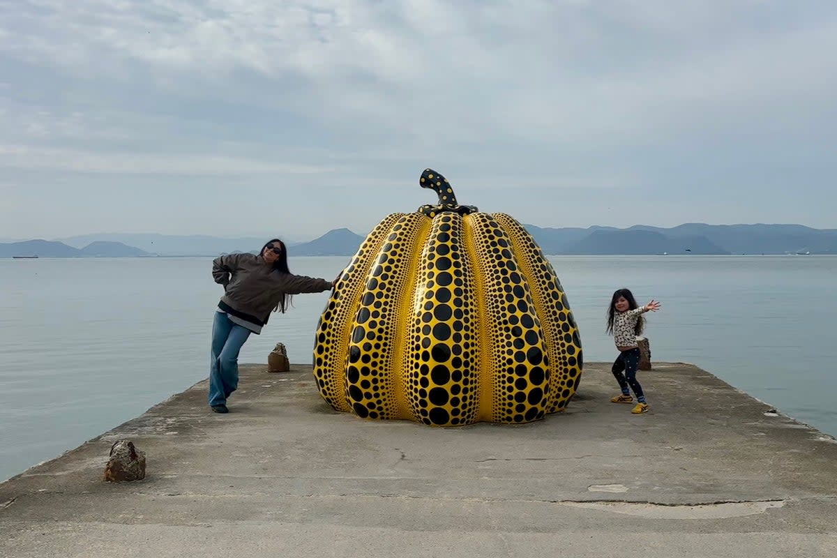 Jade and Nora on the island of Naoshima, a paradise of open-air sculptures and galleries (Jade Conroy)