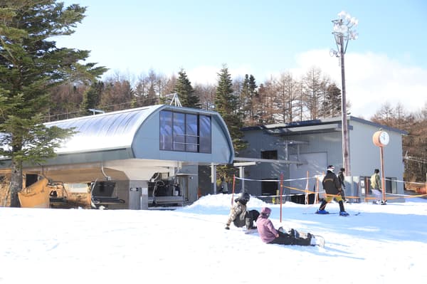 Fujiten Snow Resort lift infrastructure