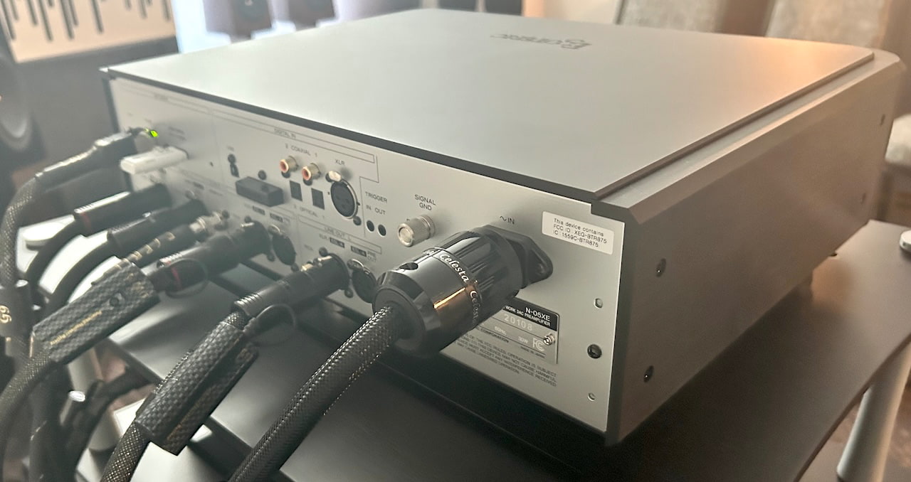 esoteric-n-05xe-rear-angle