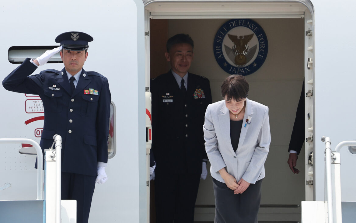Japanese Prime Minister Takaichi Sanae bows on the tarmac at Daegu International Airport on May 19 ahead of the Korea-Japan summit talks. [YONHAP]