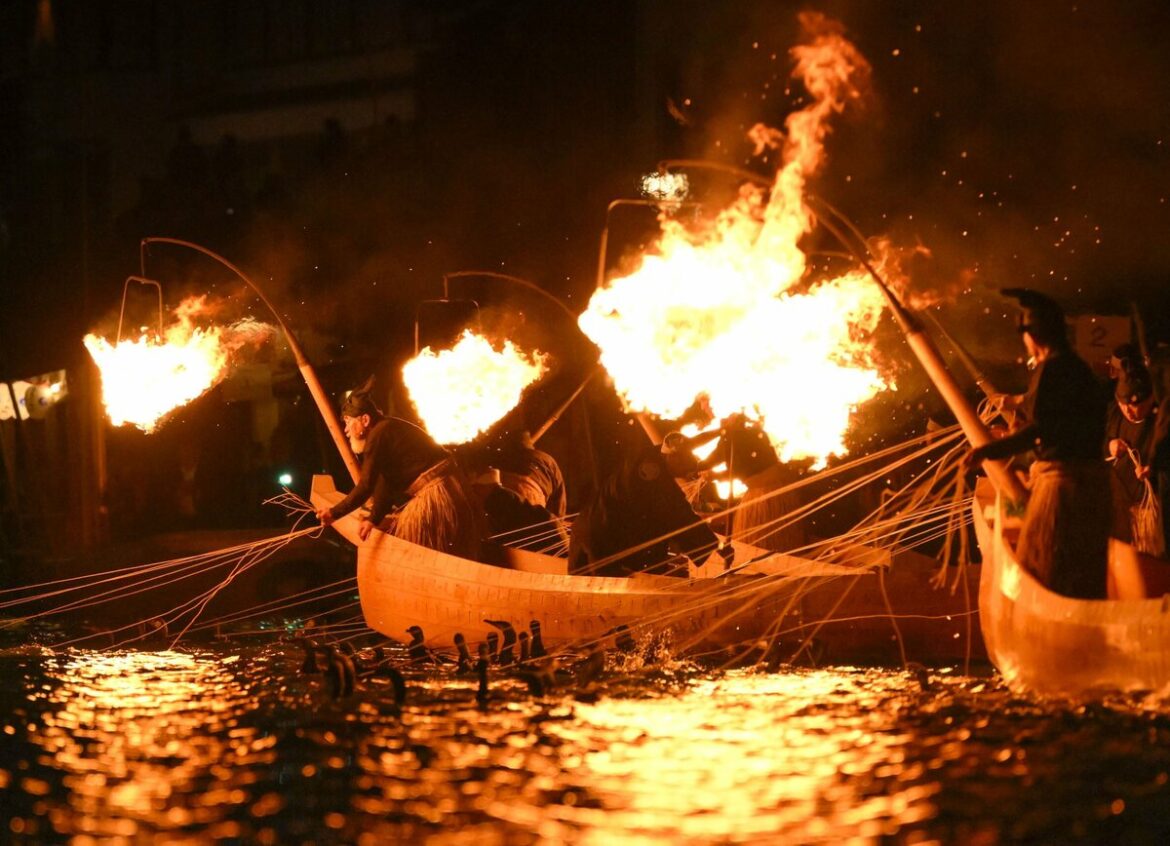 Cormorant fishing season opens in central Japan, luxury boat set to debut Cormorant fishing season opens in central Japan, luxury boat set to debut