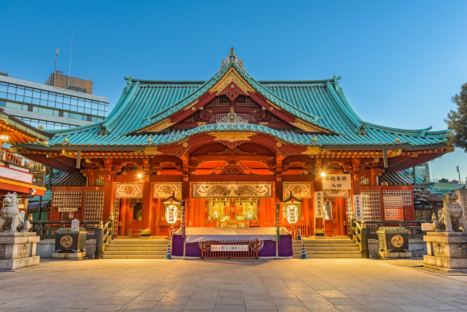 istock-sean-pavone-kanda-shrine-love-live-akihabara.jpeg