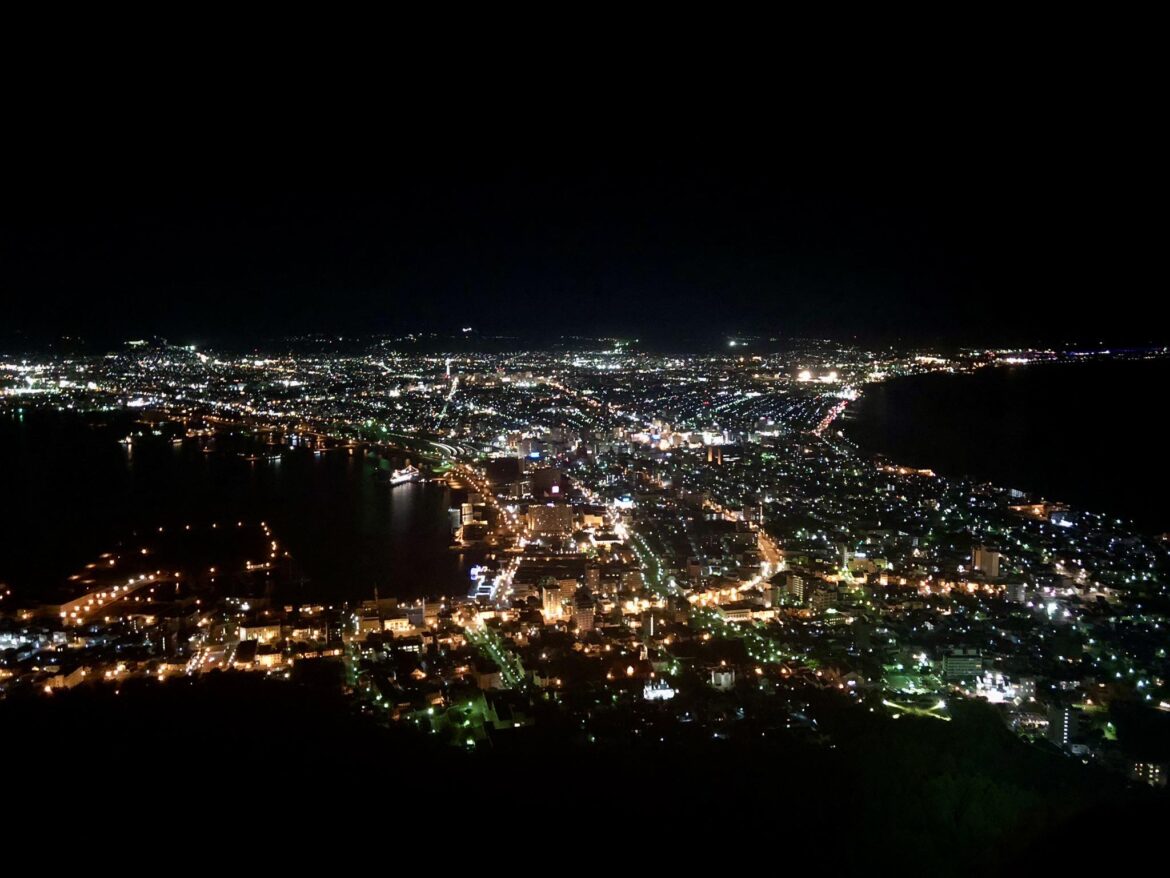 Mount Hakodate 函館山 in Hokkaidō, Japan (OC)