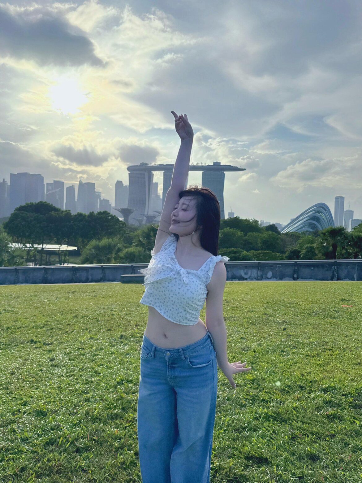 Itou Ayasa: ✌️☀️