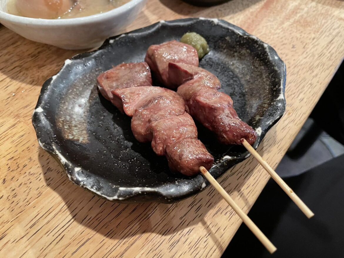 Pork tongue skewers are made by cutting pork tongue into bite-sized pieces, threading them onto skewers, and grilling them over charcoal or on a grill. They’re a classic “yakiton” (grilled pork skewer) item commonly found at Japanese izakaya. Pork tongue skewers are made by cutting pork tongue into bite-sized pieces, threading them onto skewers, and grilling them over charcoal or on a grill. They’re a classic “yakiton” (grilled pork skewer) item commonly found at Japanese izakaya.