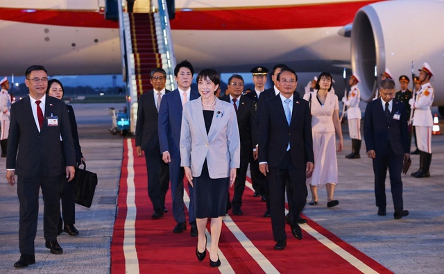 Japan PM Takaichi Sanae begins 1st official visit to Vietnam - Ảnh 3.