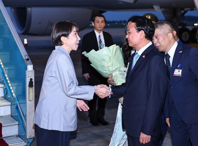 Japan PM Takaichi Sanae begins 1st official visit to Vietnam - Ảnh 2.