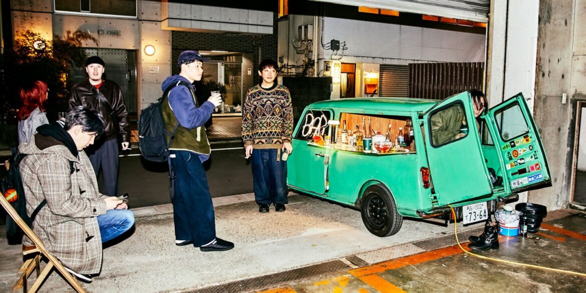 This Tokyo Bar on Wheels Never Parks in the Same Place Twice
