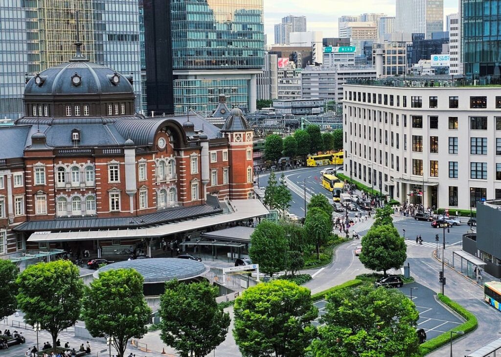 Free Tokyo Station and Imperial Palace observatory