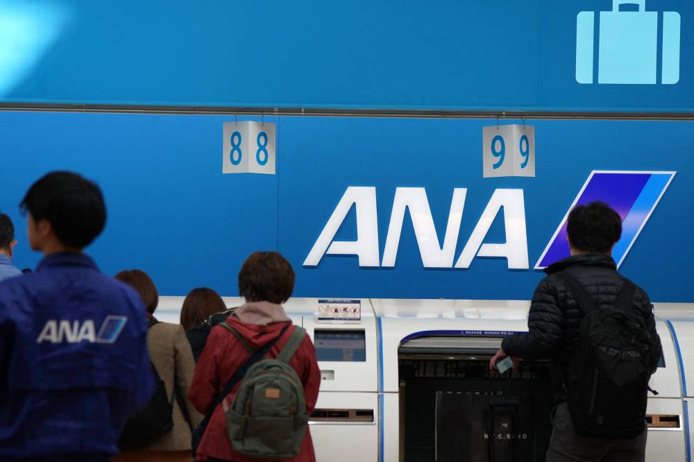Japan to fully digitalise airport customs declarations by 2030 to manage tourist boom Sinar Daily