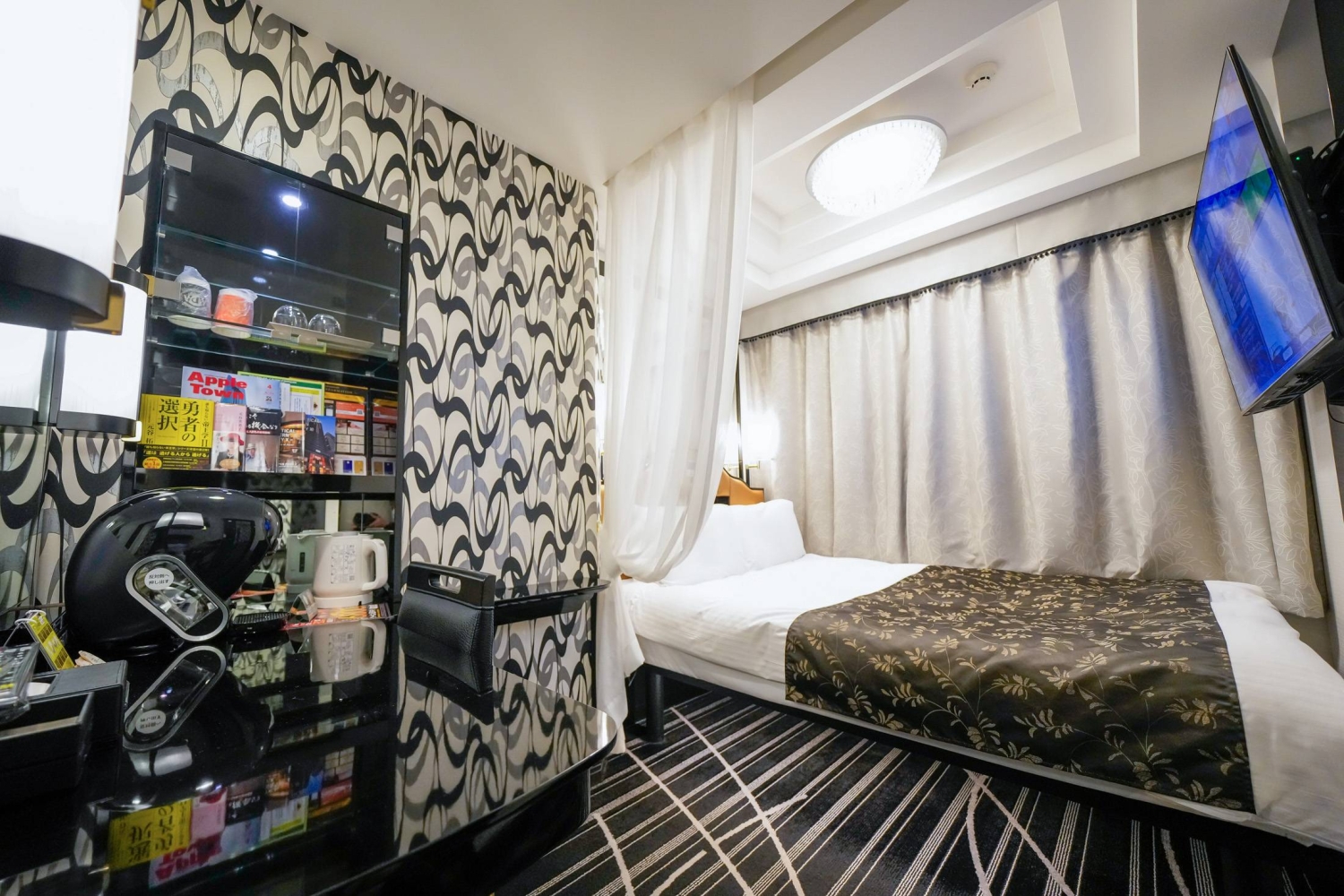 Billionaire behind Japan’s tiny-room hotel empire bets on U.S. - Alo Japan | AloJapan.com