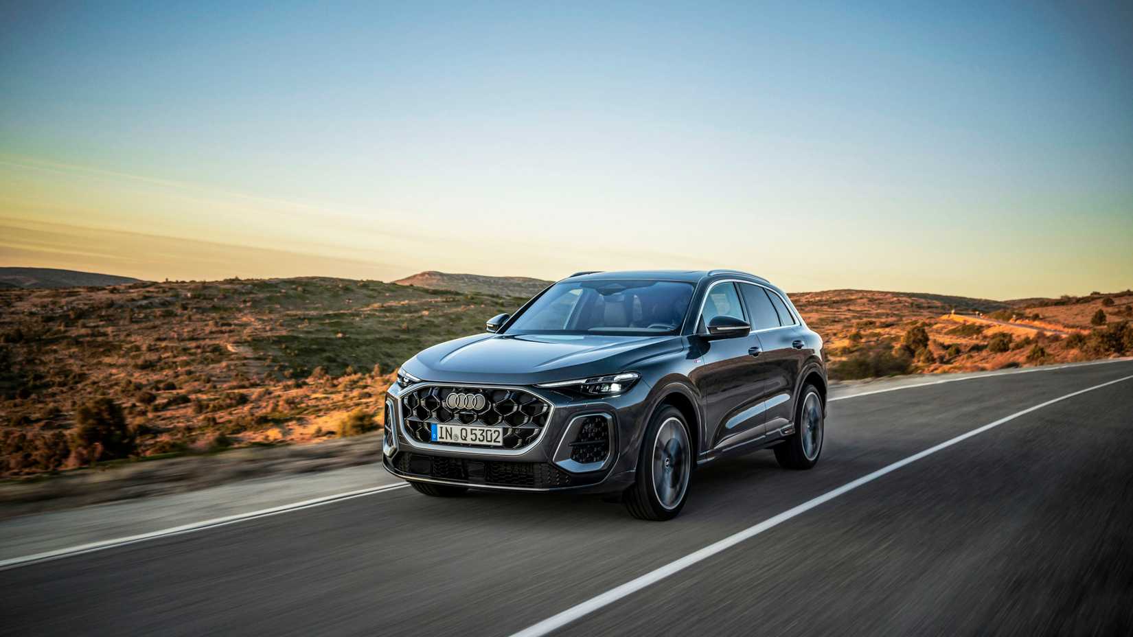 2025 Audi Q5 front