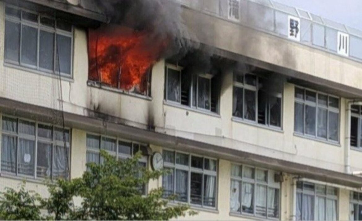Fire breaks out at Tokyo elementary school, 10 injured Fire breaks out at Tokyo elementary school, 10 injured