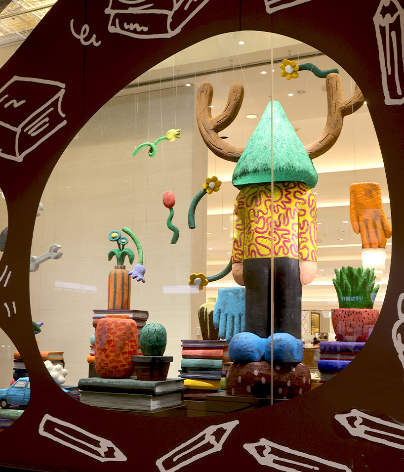 osaka art & design 2026 sculpts the city with giant alphabets and monumental cats - 4