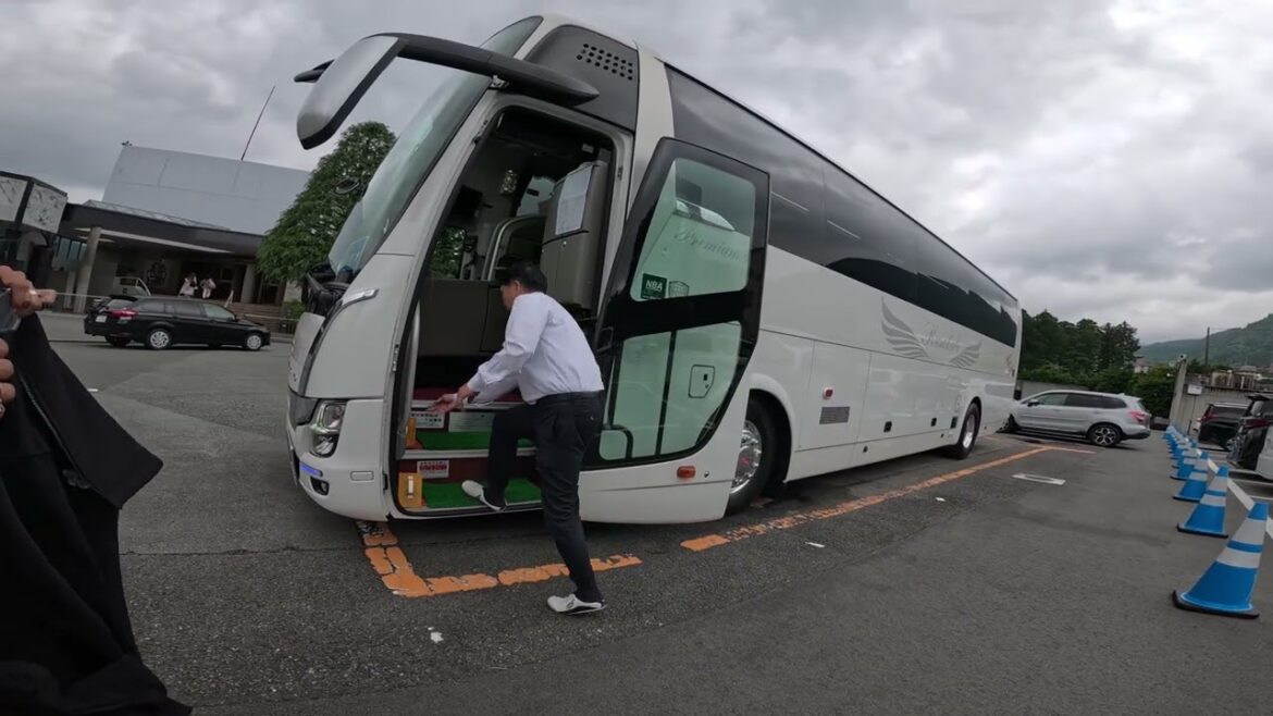 Boarding the Bus at The Hakone Open-Air Museum, Kanagawa, Japan, GFH10039 Boarding the Bus at The Hakone Open-Air Museum, Kanagawa, Japan, GFH10039