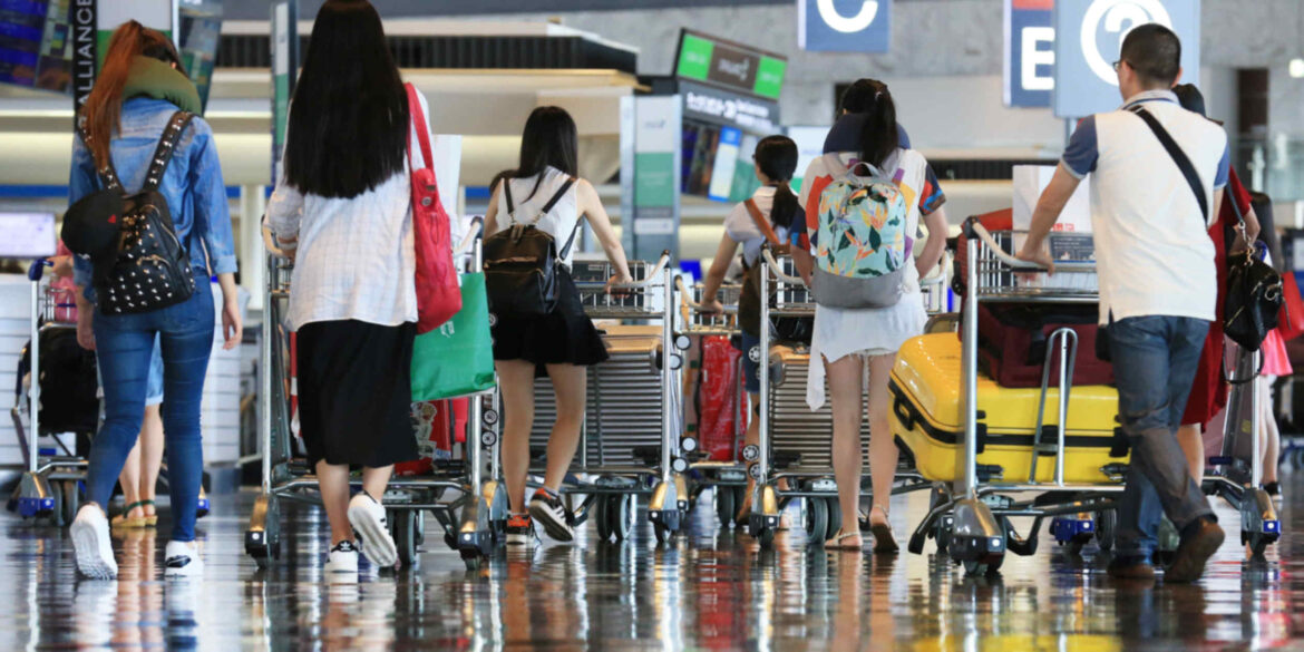 Japan moves quicker to lower travel risk advisories, easing business trips Japan moves quicker to lower travel risk advisories, easing business trips
