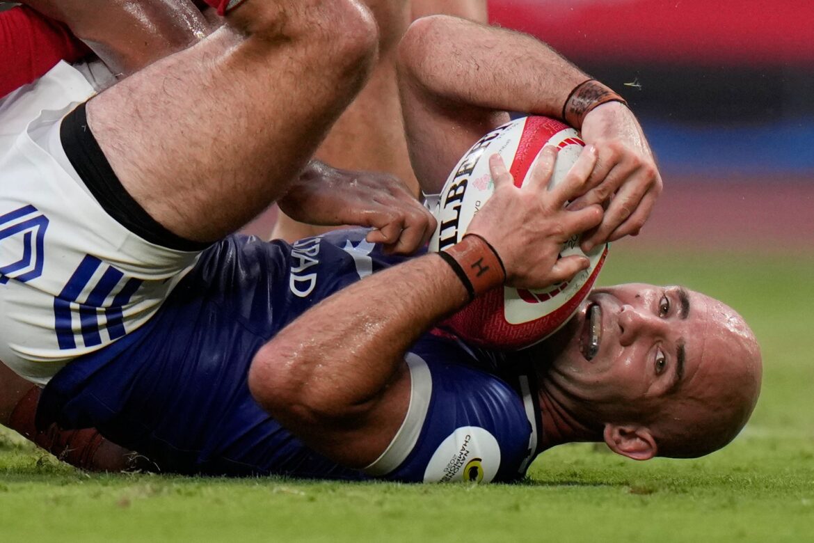 France beats Japan 42-15 in Nations Championship rugby as Lucu tallies 15 points