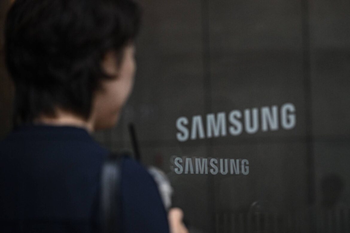 Samsung’s soaring profit fails to lift shares after AI rally