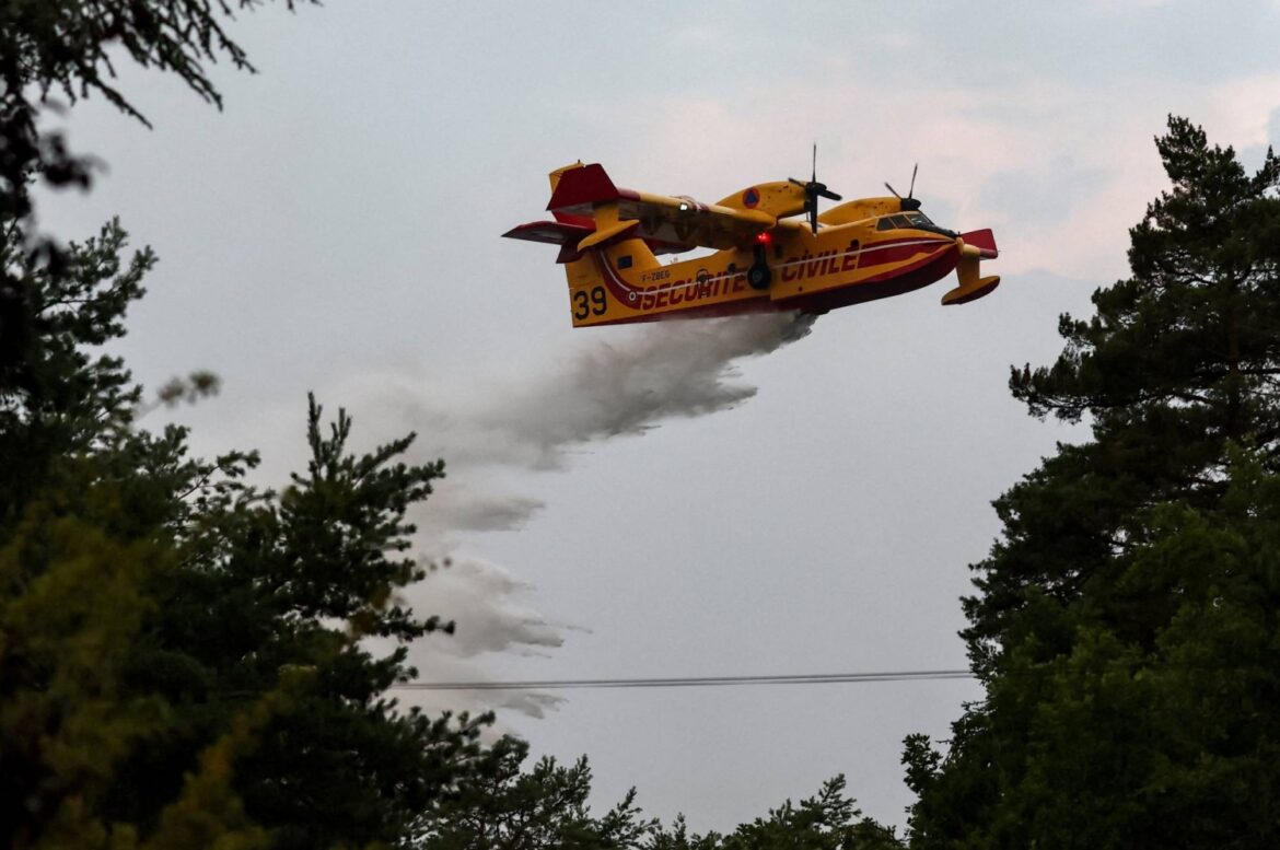 Wildfires ravage over 1,300 hectares of historic forest near Paris Wildfires ravage over 1,300 hectares of historic forest near Paris