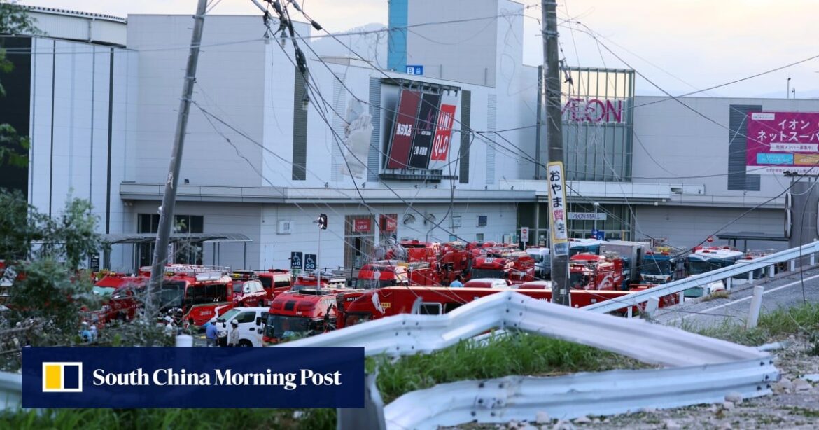 Hongkongers in quake-hit Japanese city offer helping hand to fellow travellers Hongkongers in quake-hit Japanese city offer helping hand to fellow travellers