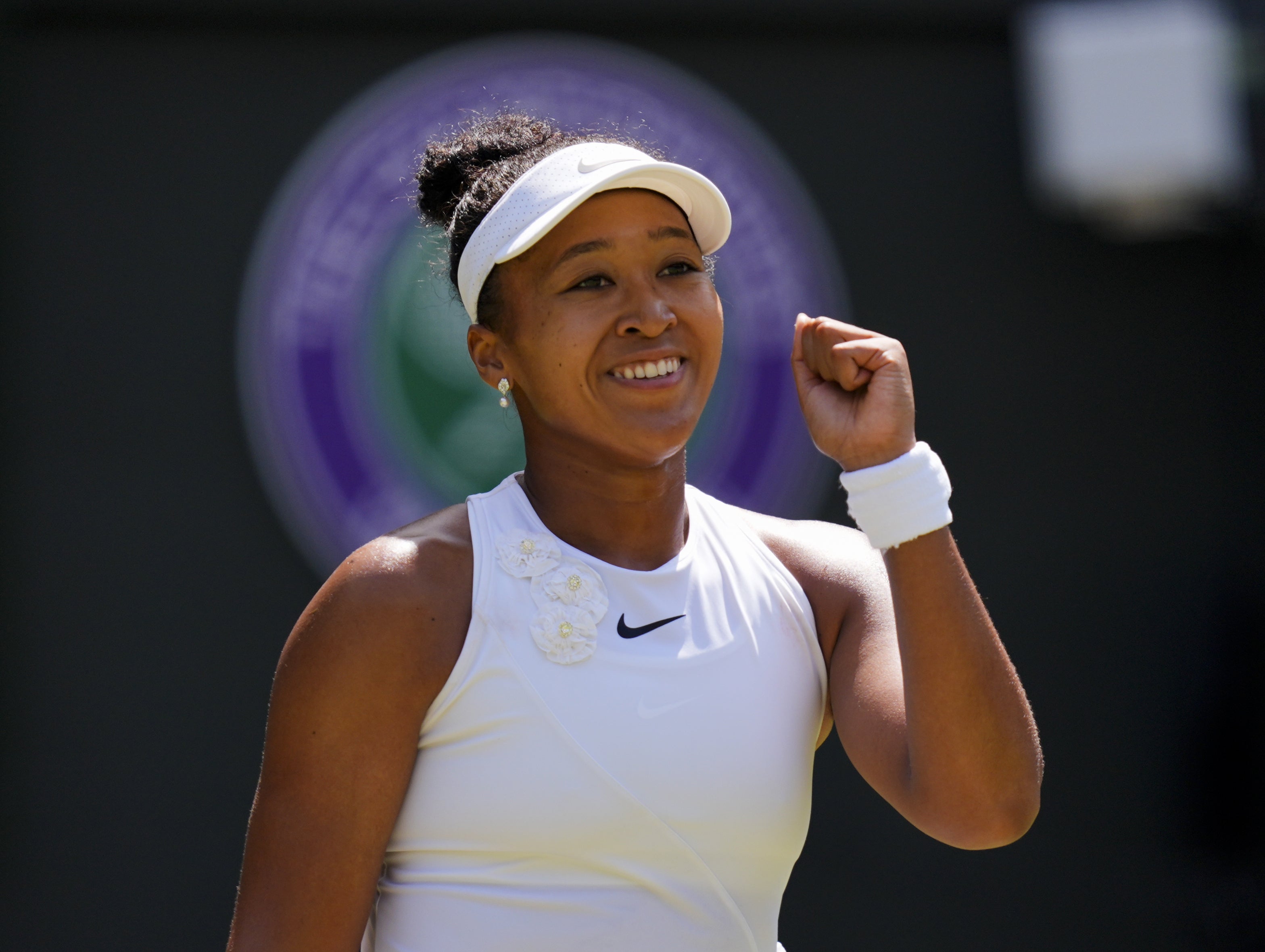Naomi Osaka is through to the fourth round of Wimbledon for the first time