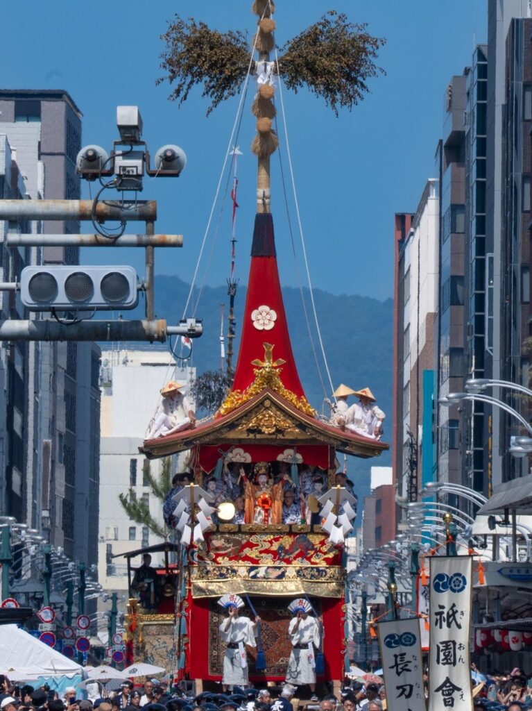 Japan’s Traditional “Gion Festival” Japan's Traditional "Gion Festival"