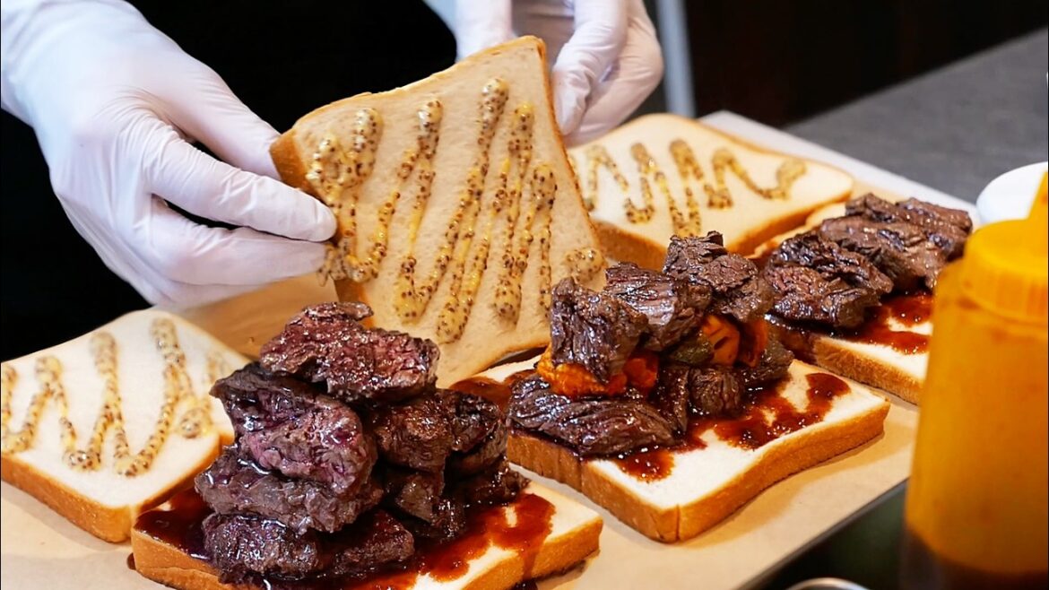 Japanese Street Food - GIANT BEEF STEAK SANDWICHES Tokyo Japan