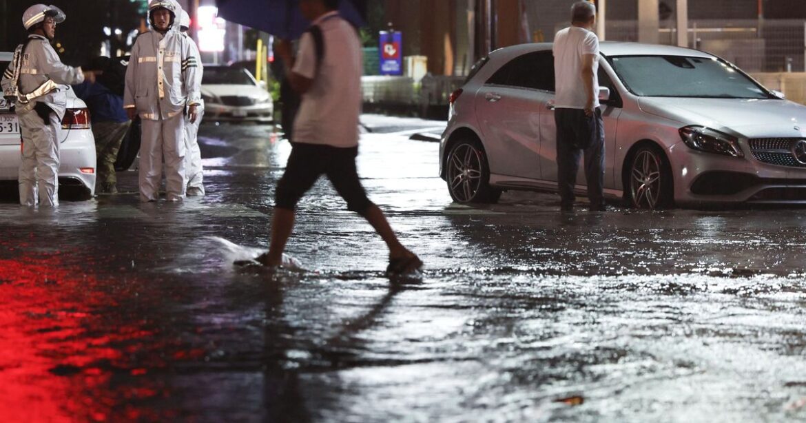 Torrential rain near Tokyo causes flooding and paralyzes traffic, killing 1 :: WRAL.com Torrential rain near Tokyo causes flooding and paralyzes traffic, killing 1 :: WRAL.com