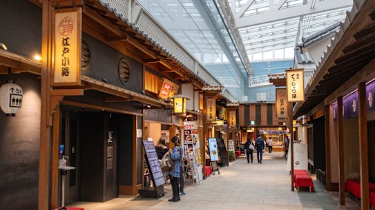 Elaborate food courts, like this one at Tokyo’s Haneda Airport, offer superb alternative meals to those served in-flight.